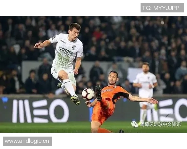 比兰伦斯与通德拉激战正酣谁能在这场较量中笑到最后